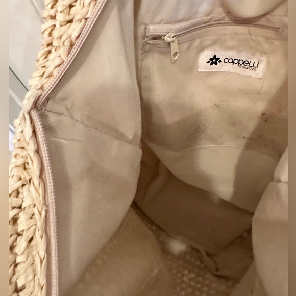 Cappelli Straworld Zippered Straw Tote Bag purchased in Waikiki Beach, Hawaii - Picture 7 of 7